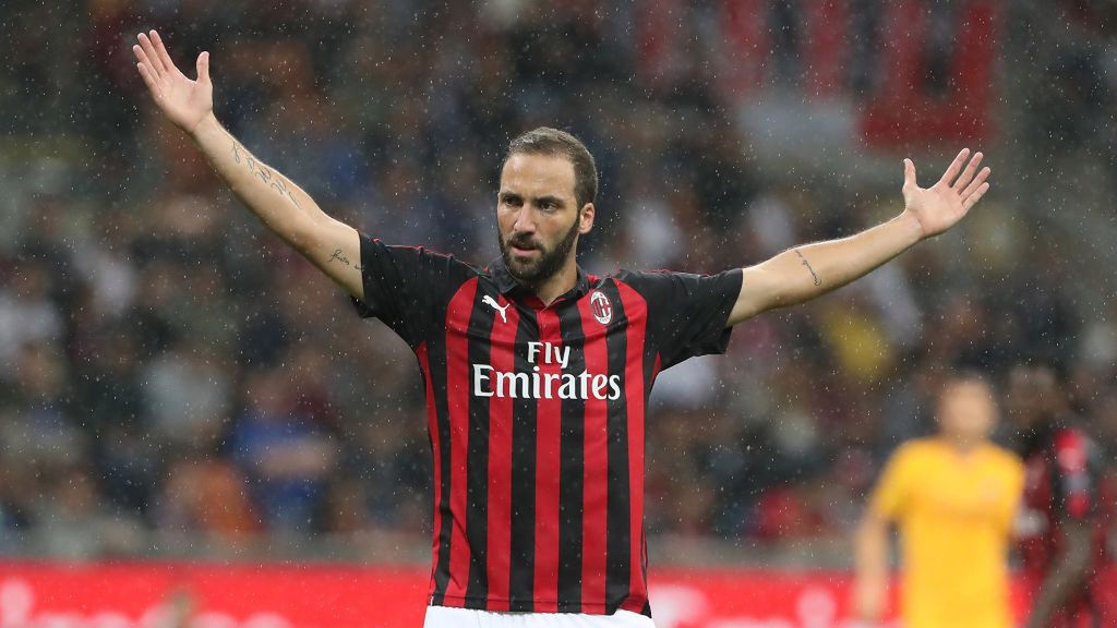 Zdjęcie okładkowe artykułu: Getty Images / Marco Luzzani / Na zdjęciu: Gonzalo Higuain