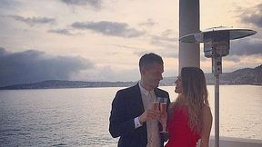 "Tylko my i szum fal...". Gwiazdor Man Utd zaręczył się z piękną dziewczyną
