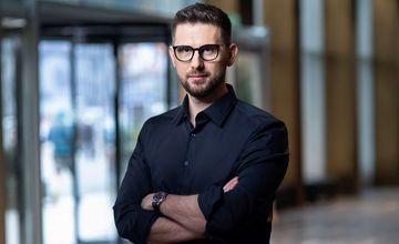 Piotr Żak na kolejne lata prezesem Grupy Polsat Plus