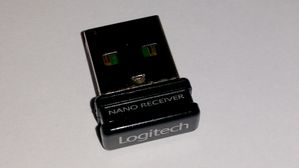 Nanoodbiornik Logitecha obsługujący szerokie spektrum urządzeń.