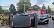 Konin: Zderzenie dwóch aut. Jedno przewróciło się na bok