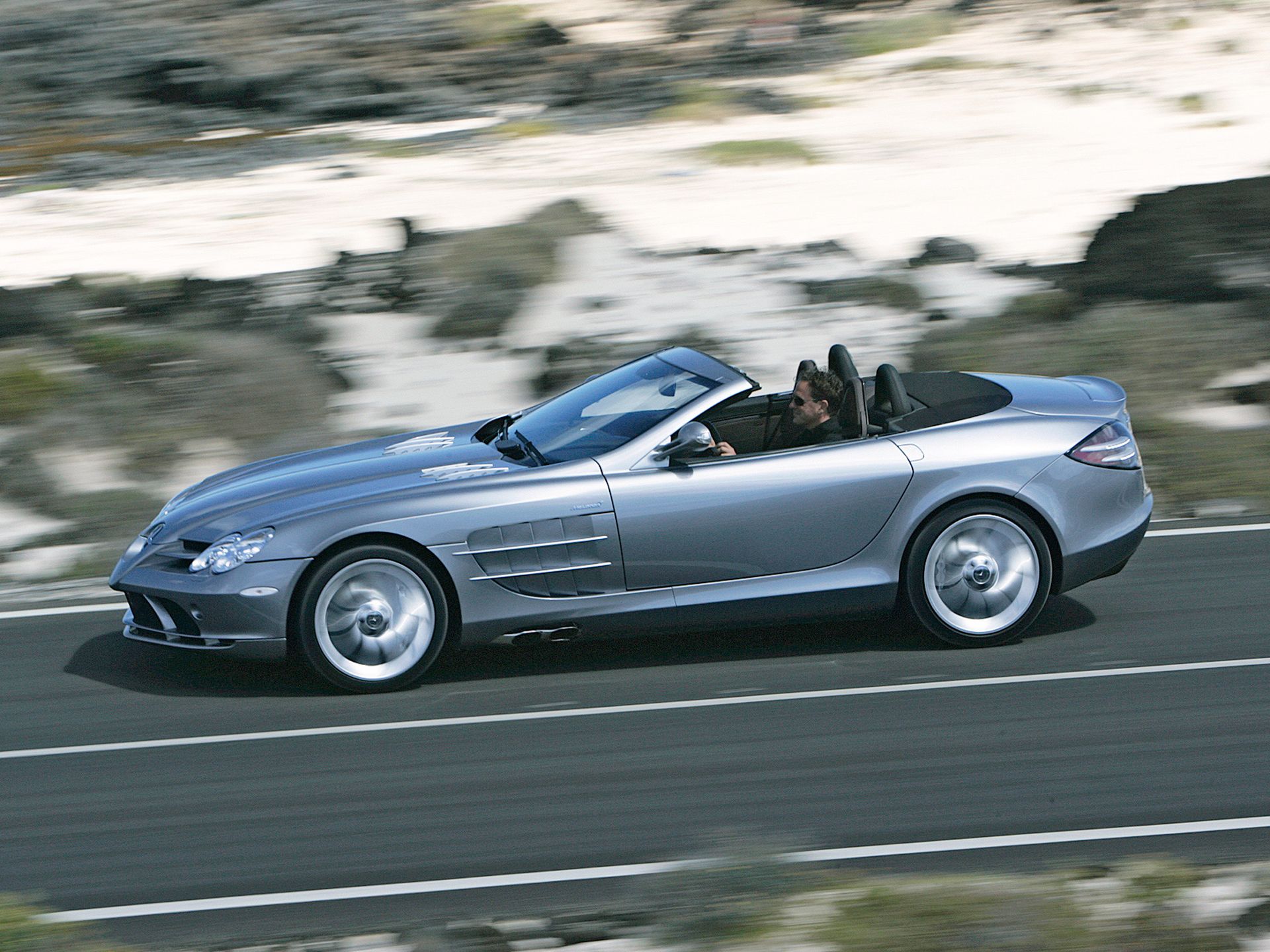 Pokolenie wcześniej: Mercedes-Benz SLR McLaren 46