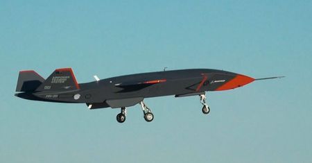 Boeing przetestował Loyal Wingmana. Autonomiczny dron wykonał dziewiczy lot