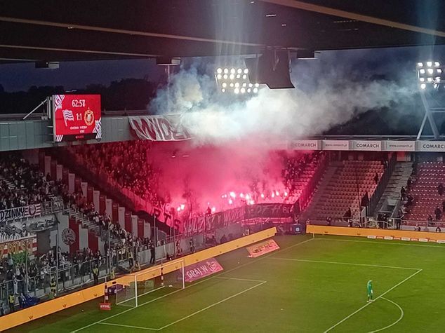 Mecz Cracovia - Widzew został przerwany