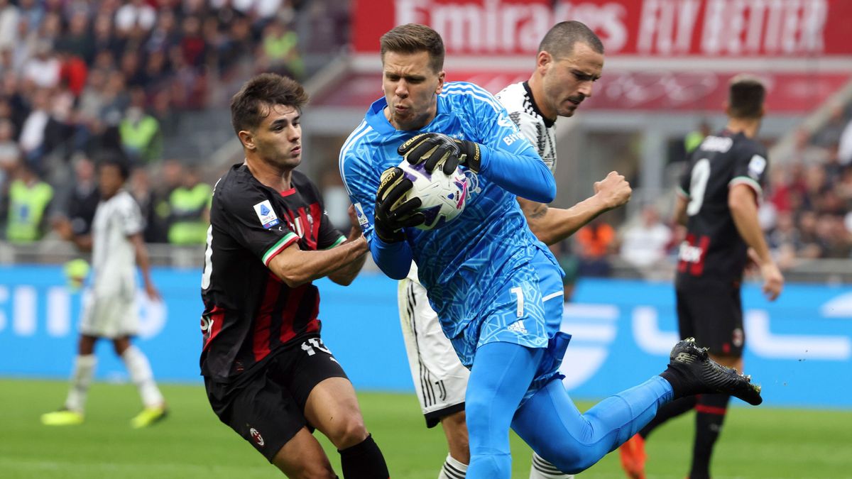 PAP/EPA / MATTEO BAZZI / Na zdjęciu (na pierwszym planie): Wojciech Szczęsny (z prawej)