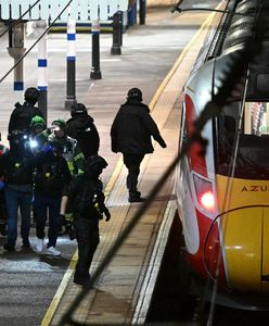 Atak nożowników w pociągu w Wielkiej Brytanii. Wielu rannych