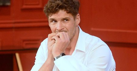 Mikołaj Roznerski dostał pracę w show TVN. Co z jego przyszłością w "M jak miłość"? Mamy komentarz aktora