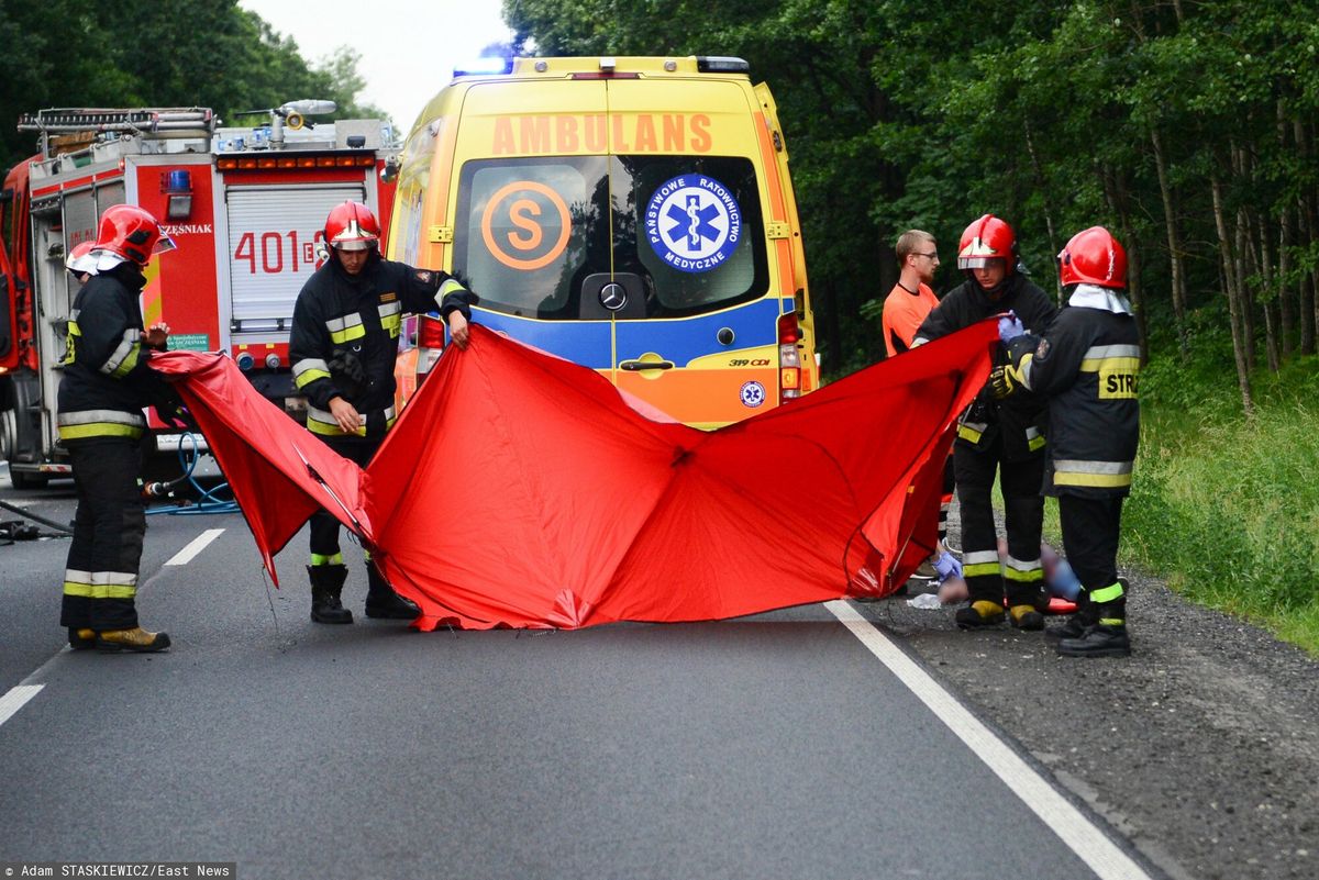 wypadek, wypadek śmiertelny, śledztwo, policja Tragiczny bilans wypadku pod Wadowicami. Droga całkowicie zablokowana