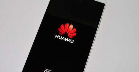 Huawei jednak przejdzie na wyśmiewane kiedyś ekrany o wysokiej rozdzielczości