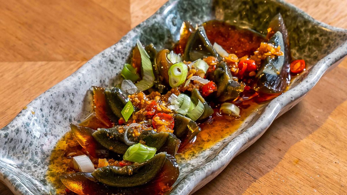 Stuletnie jajko to danie dla odważnych