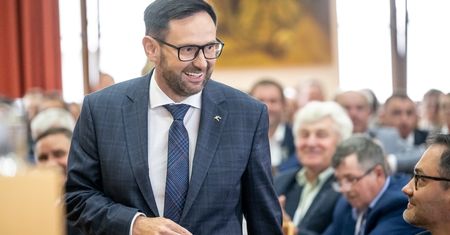 Poseł "zbulwersowany" doniesieniami o Obajtku. "Nie dziwi mnie to"