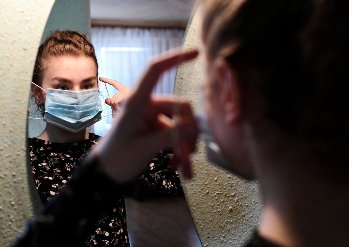 Koronawirus w Polsce. Maski ochronne - jak uniknąć najczęstszych błędów radzi ekspert GIS