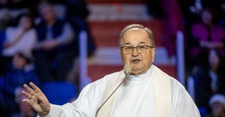 Rekordowe zyski. Ten biznes ojcu Rydzykowi "wypalił"