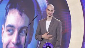 Polak oddał medal igrzysk i ogolił głowę. A tu taki prezent