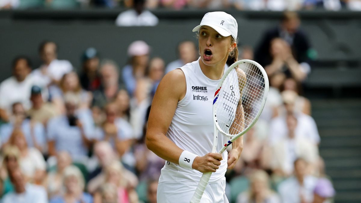 PAP/EPA / Tolga Akmen / Iga Świątek w Wimbledonie w 2025 roku
