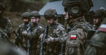 Strzały, wybuchy i gęsty dym – wojsko ostrzega mieszkańców Lublina