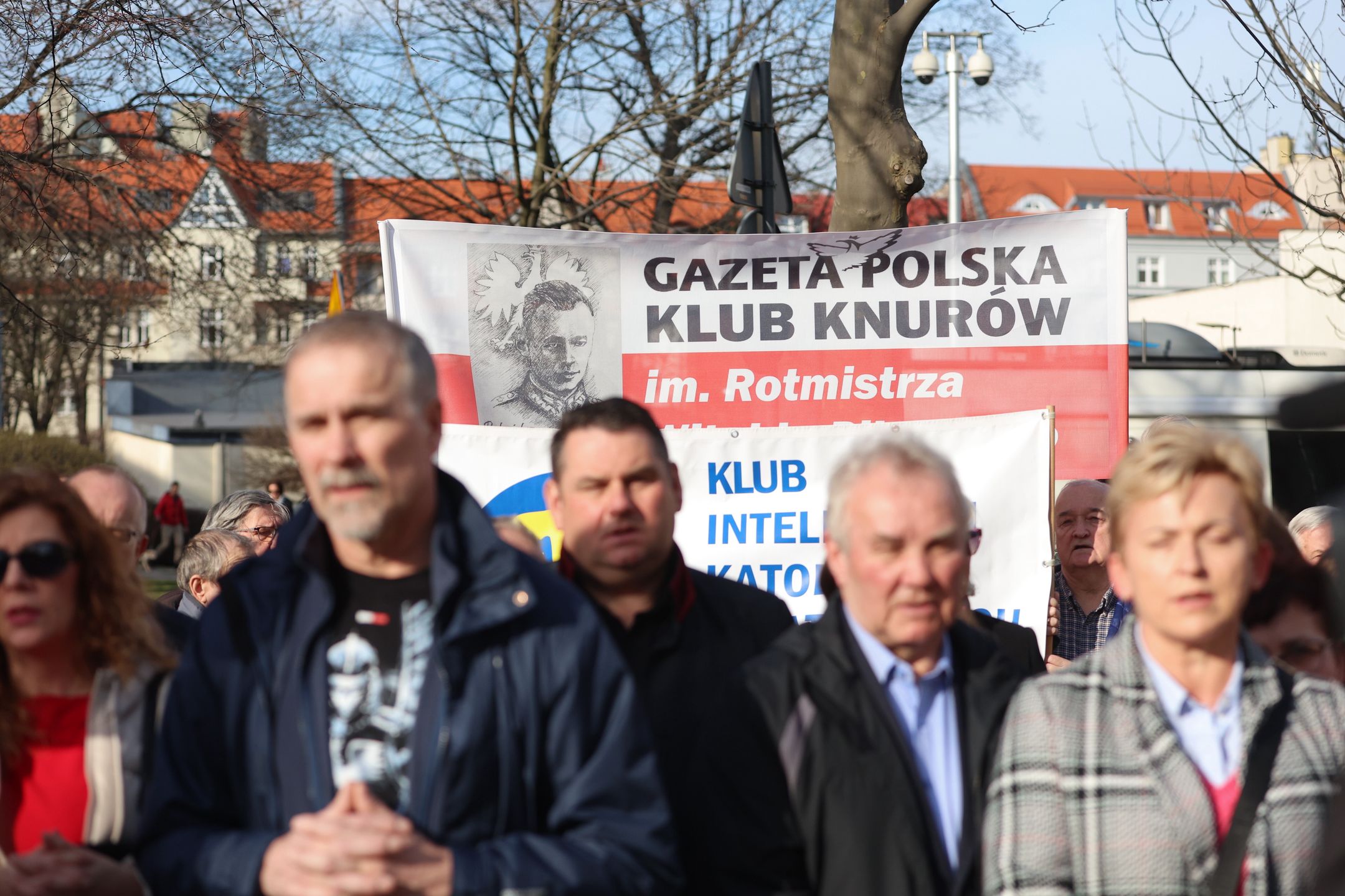 Katowice, 18.03.2023. Uczestnicy marszu w obronie dobrego imienia św. Jana Pawła II, 18 bm. w Katowicach. (amb) PAP/Zbigniew Meissner