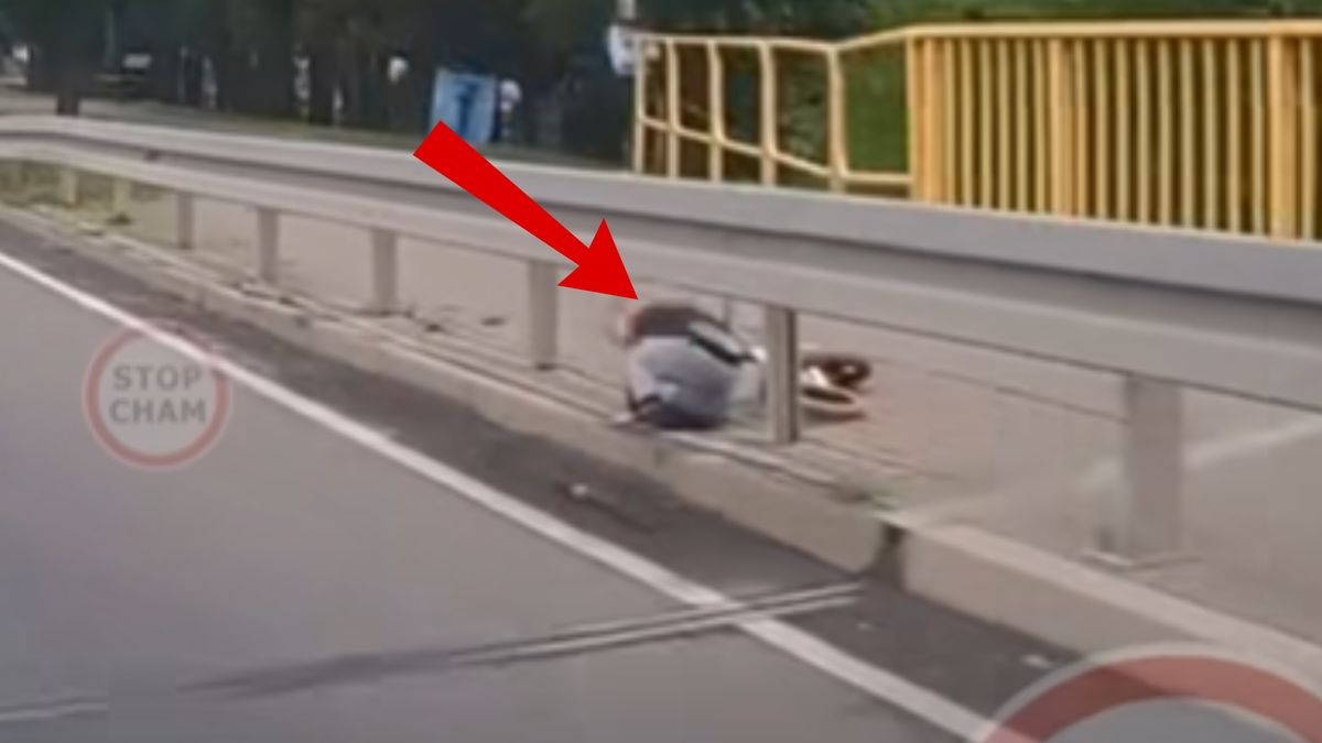 Chłopiec uciekł rodzicom i próbował dostać się na jezdnię.