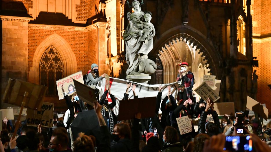Strajk kobiet we Wrocławiu. Abp Józef Kupny zabrał głos. "Chrześcijanin nie może nienawidzić"