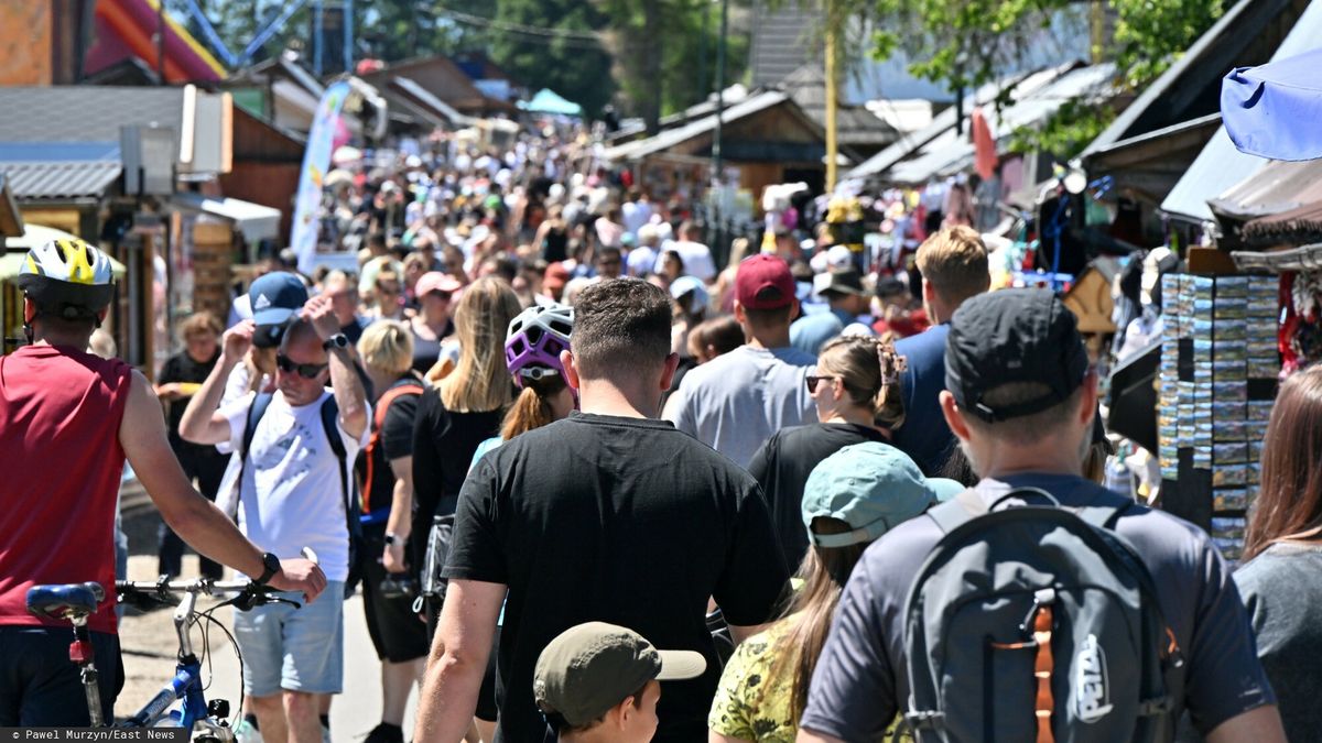 T?oczny weekend w Tatrach
Fot. Pawel Murzyn/East News,  Zakopane, 08.07.2023. Sezon letni w Zakopanem. N/z turysci pod Gubalowka.
Pawel Murzyn