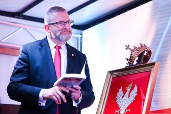 Zaskakujący wynik Grzegorza Brauna. Prof. Peszyński: ludzie się nie przyznają