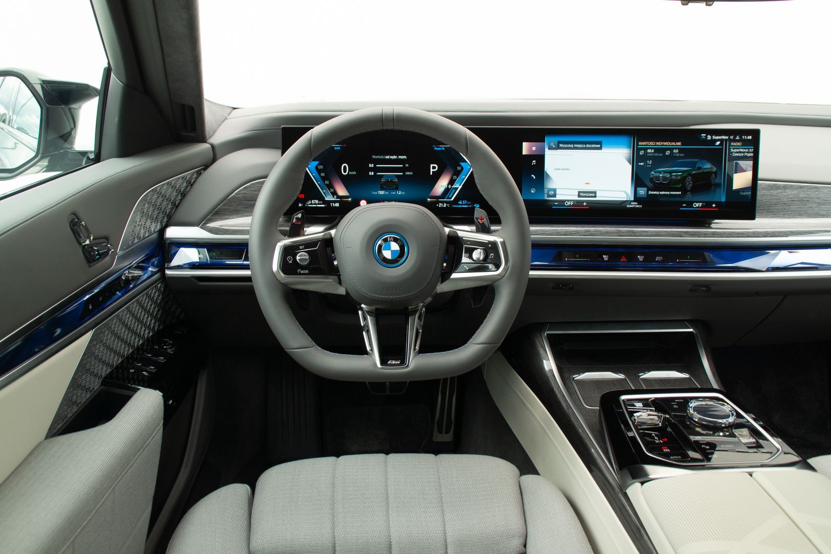 BMW M760e xDrive