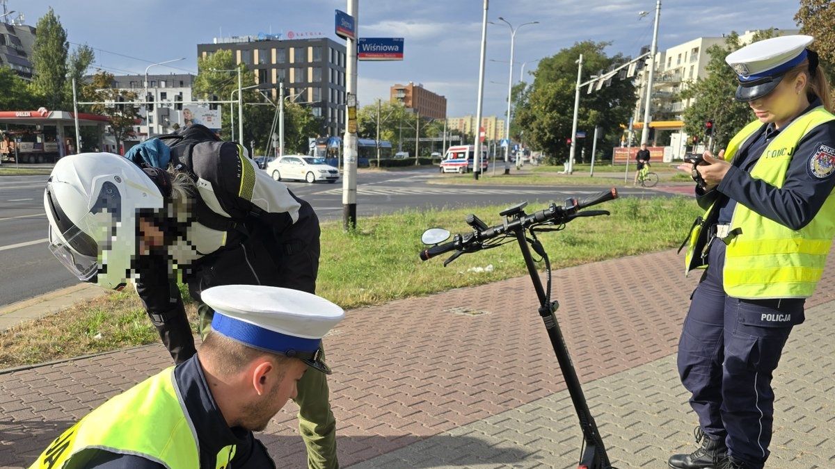 Kontrola elektrycznej hulajnogi - zdjęcie ilustracyjne