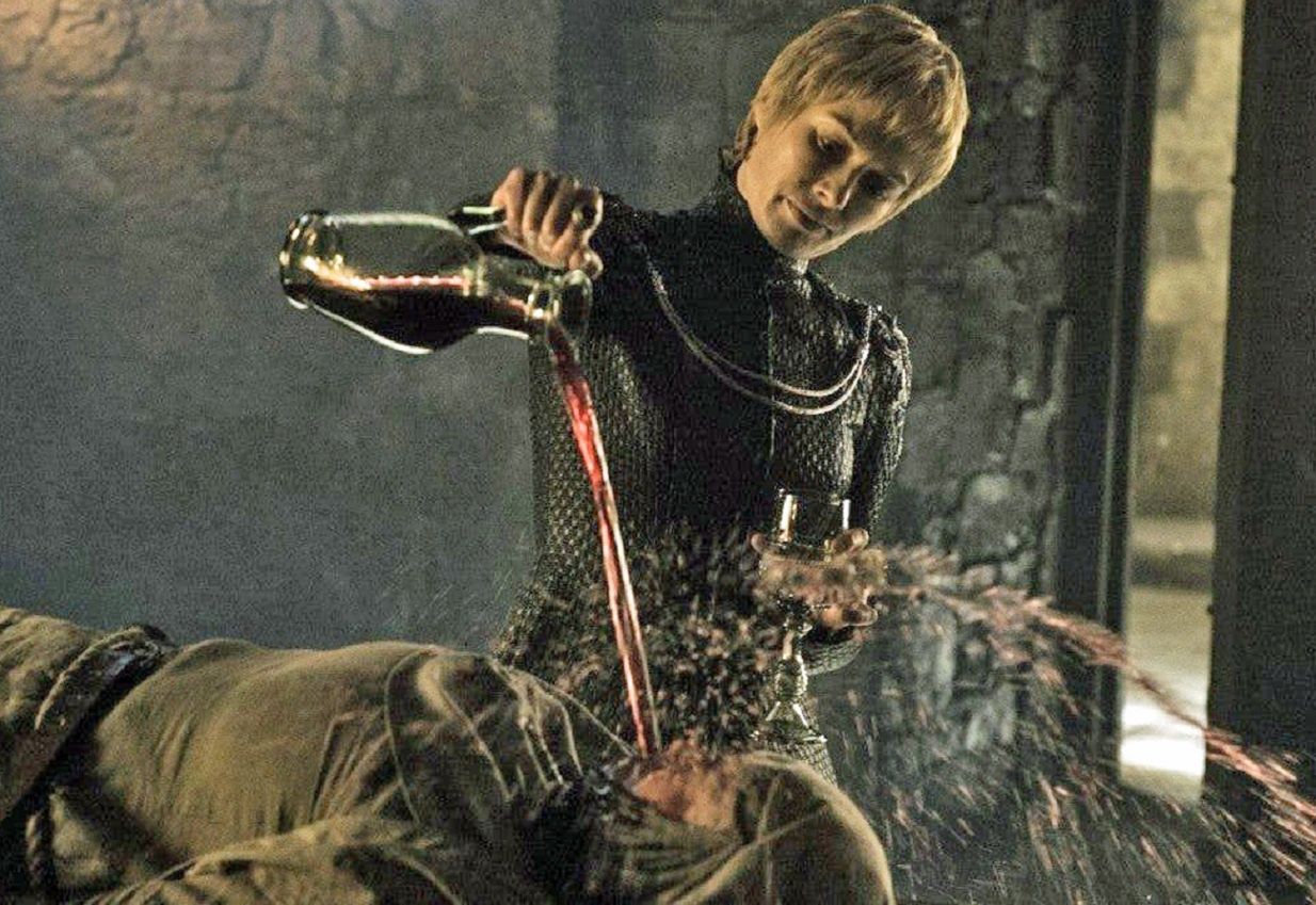 Scena, w której Septa torturuje Cersei Lannister