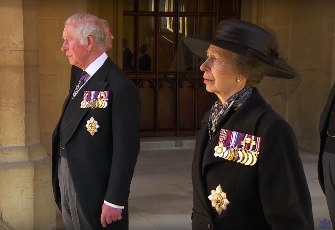 Książę Karol i księżniczka Anna – pogrzeb księcia Filipa