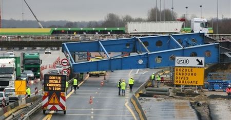 250 ton "wyślizgnęło się"