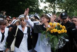 "Białe miasteczko" przed kancelarią premiera zostaje