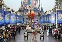 Disneyland rozpoczyna świętowanie 15. urodzin