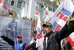 "Nasi" kończą blokadę ambasady Estonii