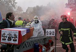 W Paryżu strażacy starli się z policja, 15 osób jest rannych