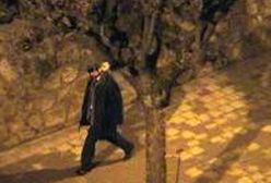 Pijany i uzbrojony spacerował w mundurze policji