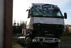 Jedna osoba zginęła, sześcioro dzieci rannych w wypadku