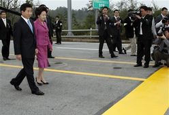 Prezydent Korei Płd. przekroczył strefę zdemilitaryzowaną