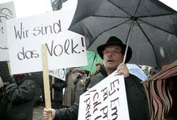 Protest ponad ośmiu tysięcy ludzi na głównym placu Rygi