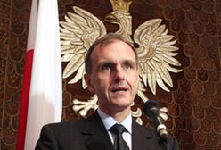 Szef MON pośmiertnie awansował ofiary katastrofy