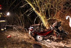 Polska pokryta śniegiem - kierowcy mają pod górkę