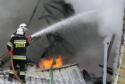 Pożar hali składu budowlanego w Skawinie