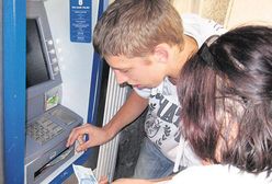 W bankomacie utknęły pieniądze. Nikt z banku PKO BP nie pomógł łodziance
