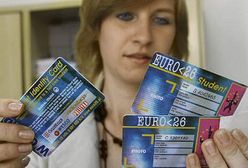 Dzieci masowo fałszują dokumenty