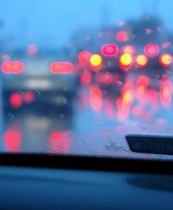 Pchnął nożem, bo nie mógł umyć szyby