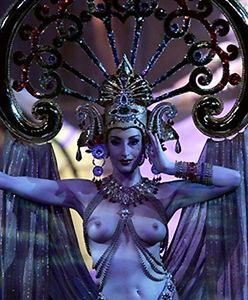 Urodziny słynnego francuskiego kabaretu Lido