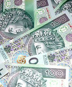 Kredyt w banku drożeje i coraz trudniej go dostać