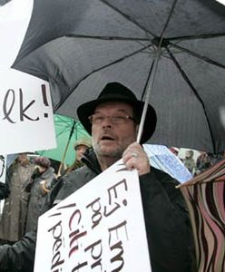 Protest ponad ośmiu tysięcy ludzi na głównym placu Rygi