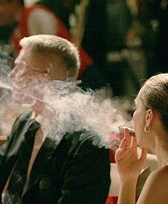 Należą do Kościoła palaczy, więc palą mimo zakazu