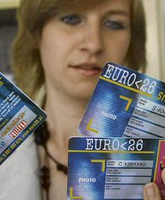 Dzieci masowo fałszują dokumenty