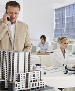 InfoMonitor: 73 proc. firm nie ograniczy zatrudnienia